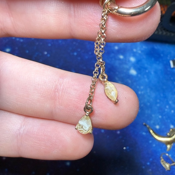 Lot of Assorted Jewelry - Picture 6 of 6